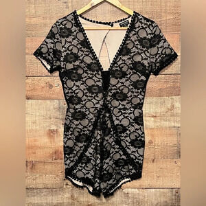 Hommage Los Angeles Women's size Small Black Lace Romper Bodycon Sexy
